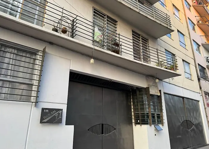 Interior Con Estilo Y Accesible Apartment